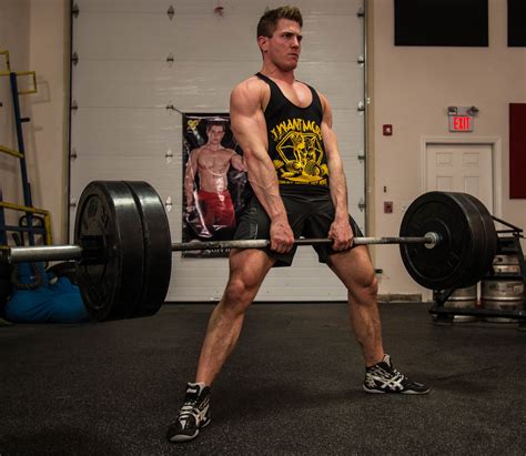 Mar 2, 2023 · Learn the sumo deadlift, a different and awesome form of deadlifting that uses a wide stance and externally rotated legs. Find out how to perform it, what muscles it works, how it compares to the conventional deadlift, and what variations and alternatives exist. 